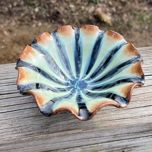 Vintage Iceland Funi Island Fluted Lava Bowl Signed 5.75” As Is Preowned